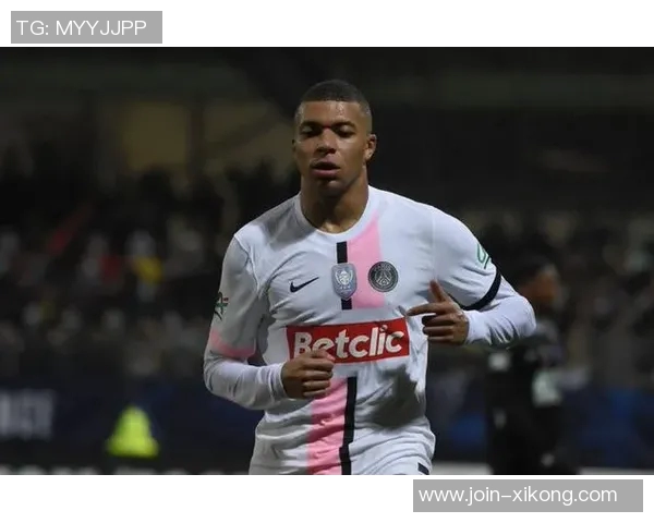 维尼修斯点球让姆巴佩错失帽子戏法他选择沉默应对争议