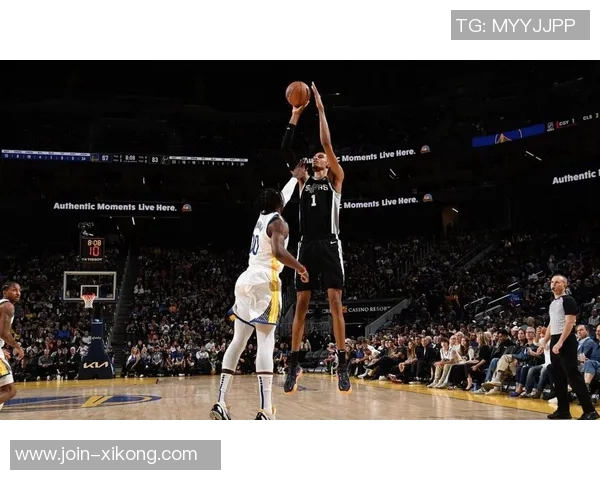 罚球对比悬殊马刺罚球命中率高达八成尼克斯仅五成多 罚球对比悬殊马刺罚球命中率高达八成尼克斯仅五成多