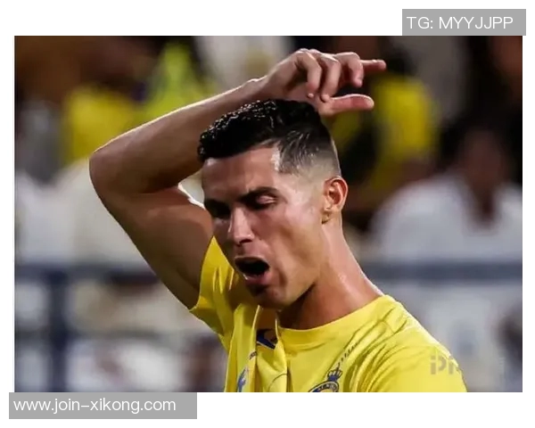 肘击事件引发争议阿奇迪停赛两场并罚款两万里亚尔 肘击事件引发争议阿奇迪停赛两场并罚款两万里亚尔