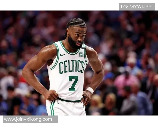 年度十大搞笑瞬间布朗发际线引发的笑料与班炮卡bug的尴尬时刻